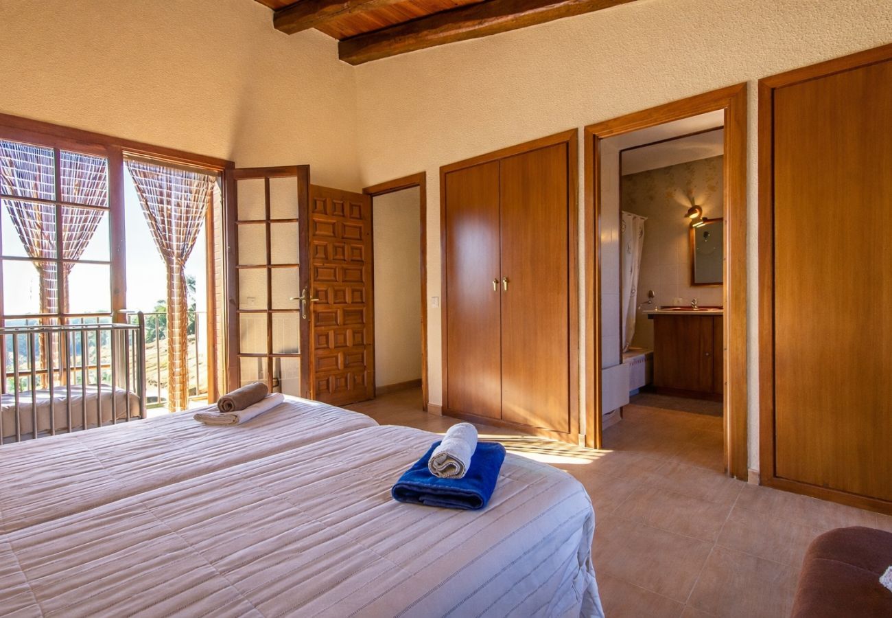 Villa à Sant Pere de Vilamajor - Nature et tranquillité pour 24 personnes - à 30 km de la plage !