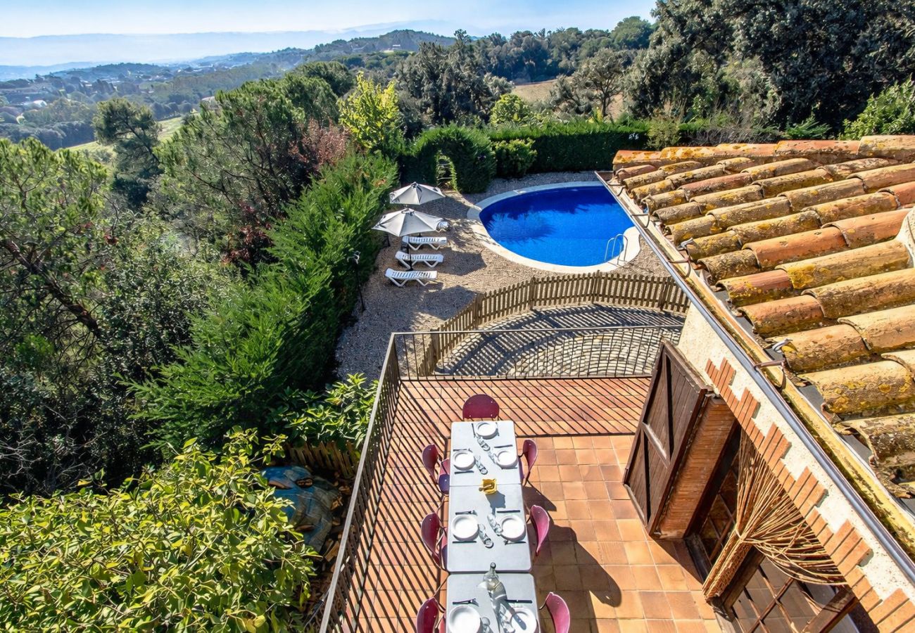 Villa à Sant Pere de Vilamajor - Nature et tranquillité pour 24 personnes - à 30 km de la plage !