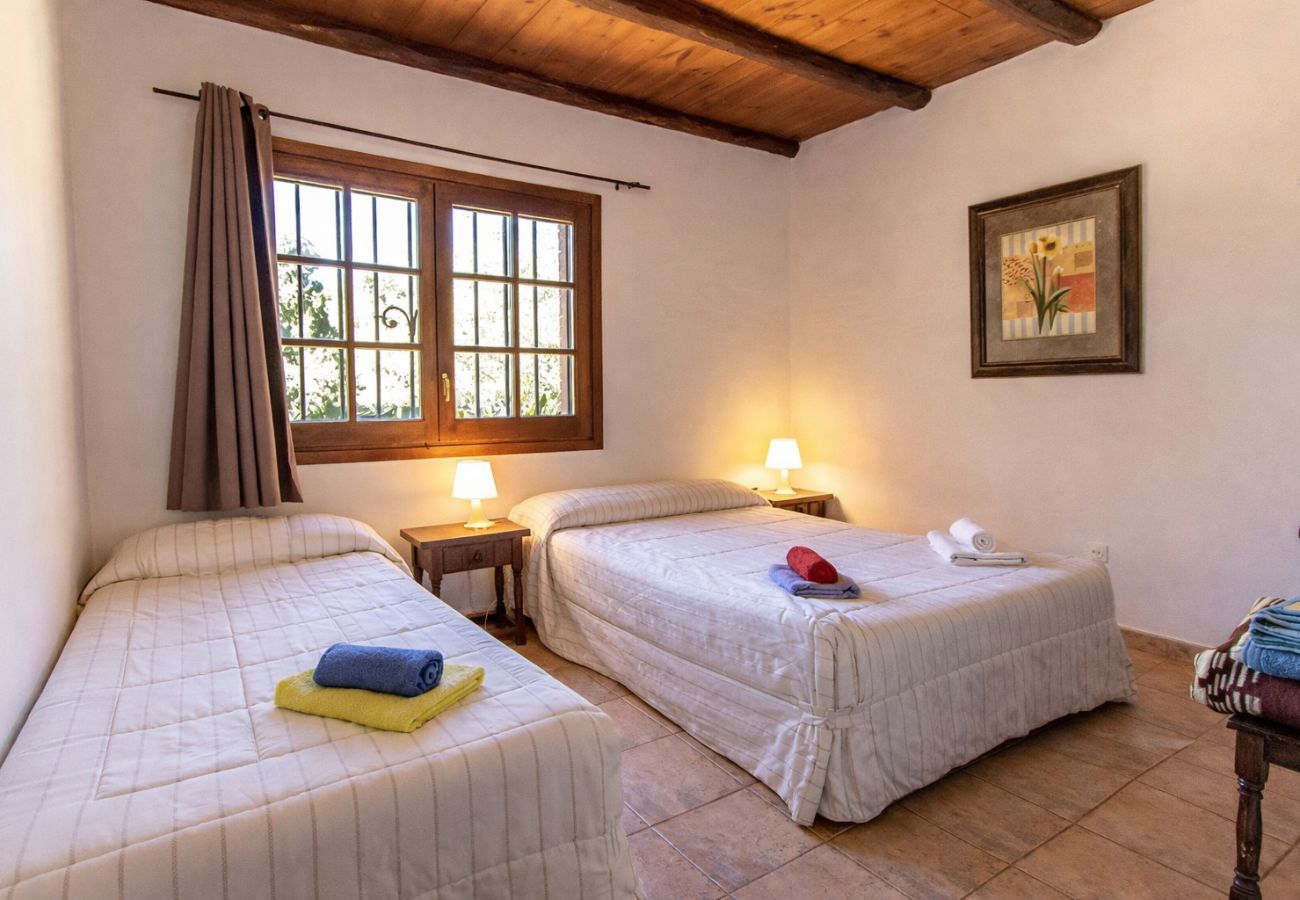 Villa à Sant Pere de Vilamajor - Nature et tranquillité pour 24 personnes - à 30 km de la plage !