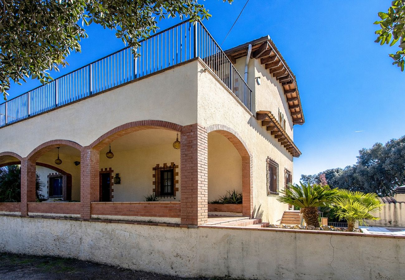 Villa à Sant Pere de Vilamajor - Nature et tranquillité pour 24 personnes - à 30 km de la plage !