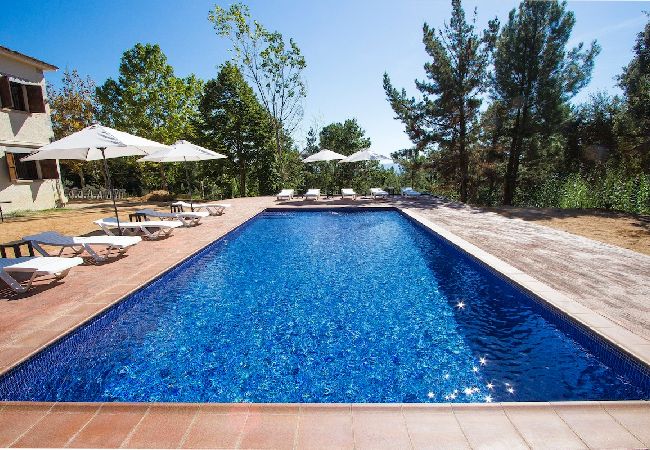 villa à Gerona/Girona - Beau Château pour 24 personnes - proche de Blanes!