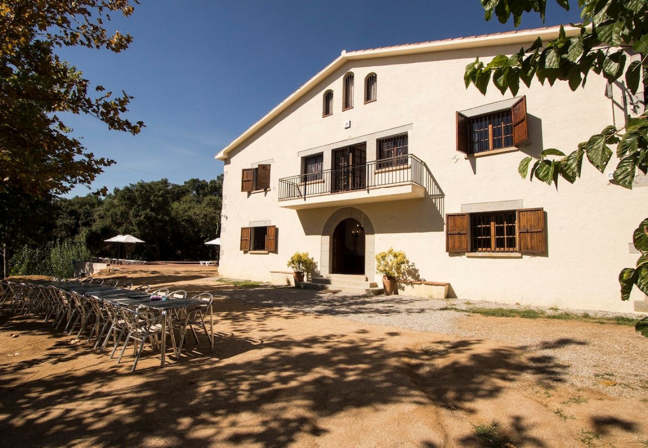 Villa à Gerone/Girona - Beau Château pour 24 personnes - proche de Blanes!