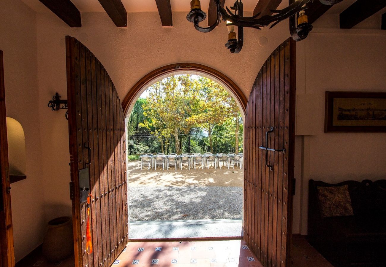 Villa à Gerone/Girona - Beau Château pour 24 personnes - proche de Blanes!