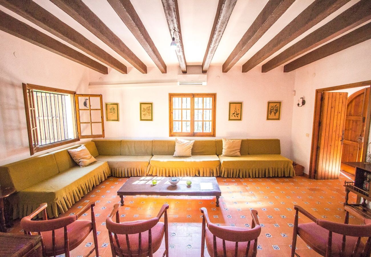Villa à Gerone/Girona - Château isolé pour 24 personnes - proche de Blanes!