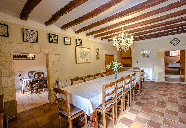 Villa à Castellet i la Gornal - Château de campagne pour 22 personnes - proche de Sitges ! Villa à Castellet i la Gornal - Château de campagne pour 22 personnes - proche de Sitges !