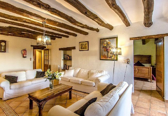 Villa à Castellet i la Gornal - Château de campagne pour 22 personnes - proche de Sitges ! Villa à Castellet i la Gornal - Château de campagne pour 22 personnes - proche de Sitges !