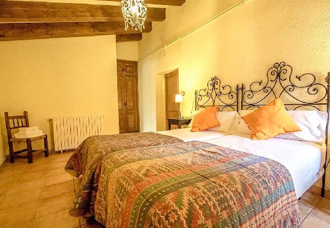 Villa à Castellet i la Gornal - Château de campagne pour 22 personnes - proche de Sitges ! Villa à Castellet i la Gornal - Château de campagne pour 22 personnes - proche de Sitges !