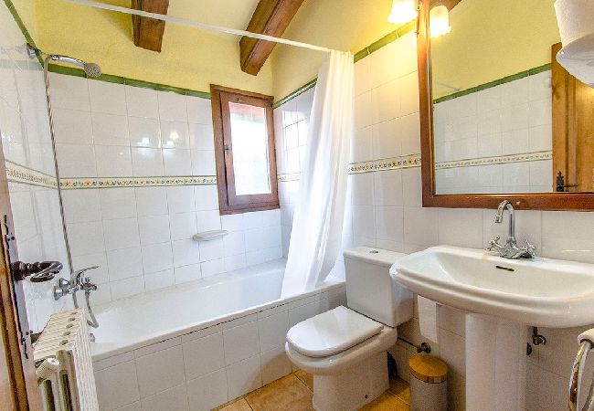 Villa à Castellet i la Gornal - Château de campagne pour 22 personnes - proche de Sitges ! Villa à Castellet i la Gornal - Château de campagne pour 22 personnes - proche de Sitges !