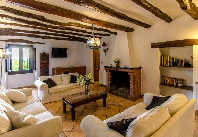 Villa à Castellet i la Gornal - Château de campagne pour 22 personnes - proche de Sitges ! Villa à Castellet i la Gornal - Château de campagne pour 22 personnes - proche de Sitges !