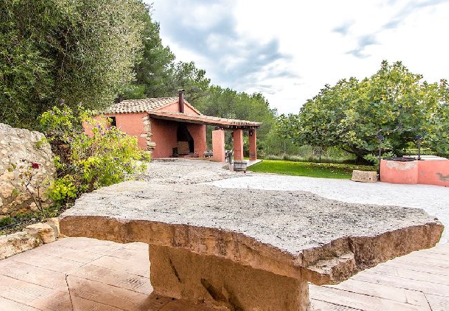 Villa à Castellet i la Gornal - Château de campagne pour 22 personnes - proche de Sitges ! Villa à Castellet i la Gornal - Château de campagne pour 22 personnes - proche de Sitges !