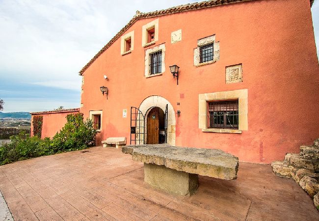 Villa à Castellet i la Gornal - Château de campagne pour 22 personnes - proche de Sitges ! Villa à Castellet i la Gornal - Château de campagne pour 22 personnes - proche de Sitges !
