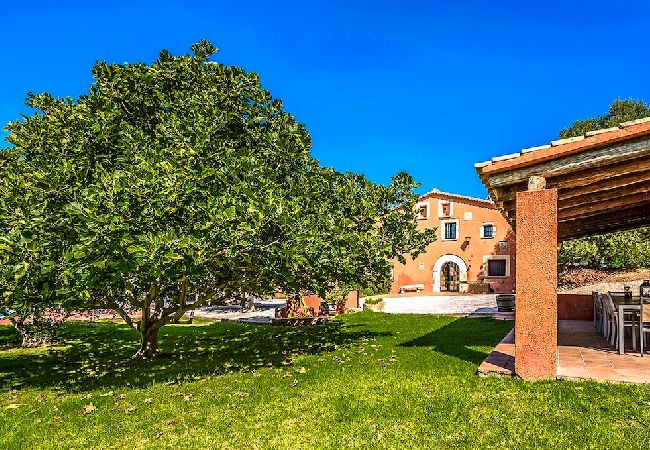 Villa à Castellet i la Gornal - Château de campagne pour 22 personnes - proche de Sitges ! Villa à Castellet i la Gornal - Château de campagne pour 22 personnes - proche de Sitges !