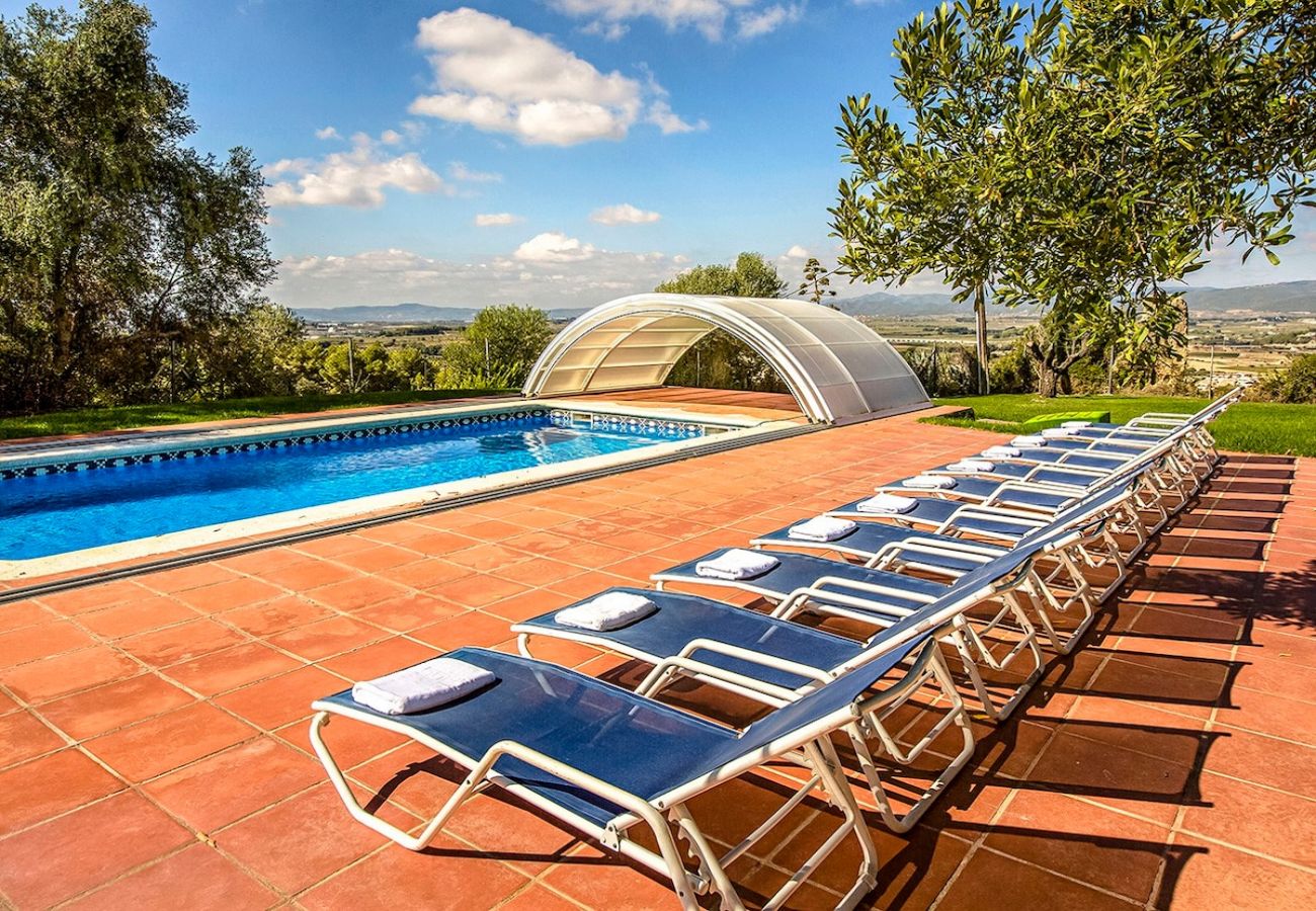 Villa à Castellet i la Gornal - Château de campagne pour 22 personnes - proche de Sitges !