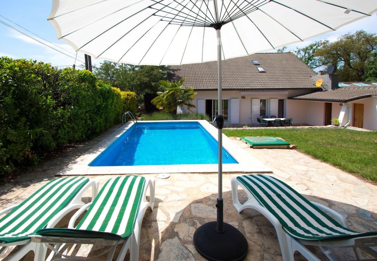Villa à La Canyera -  Villa charmante à seulement 18km des plages de la Costa Brava!