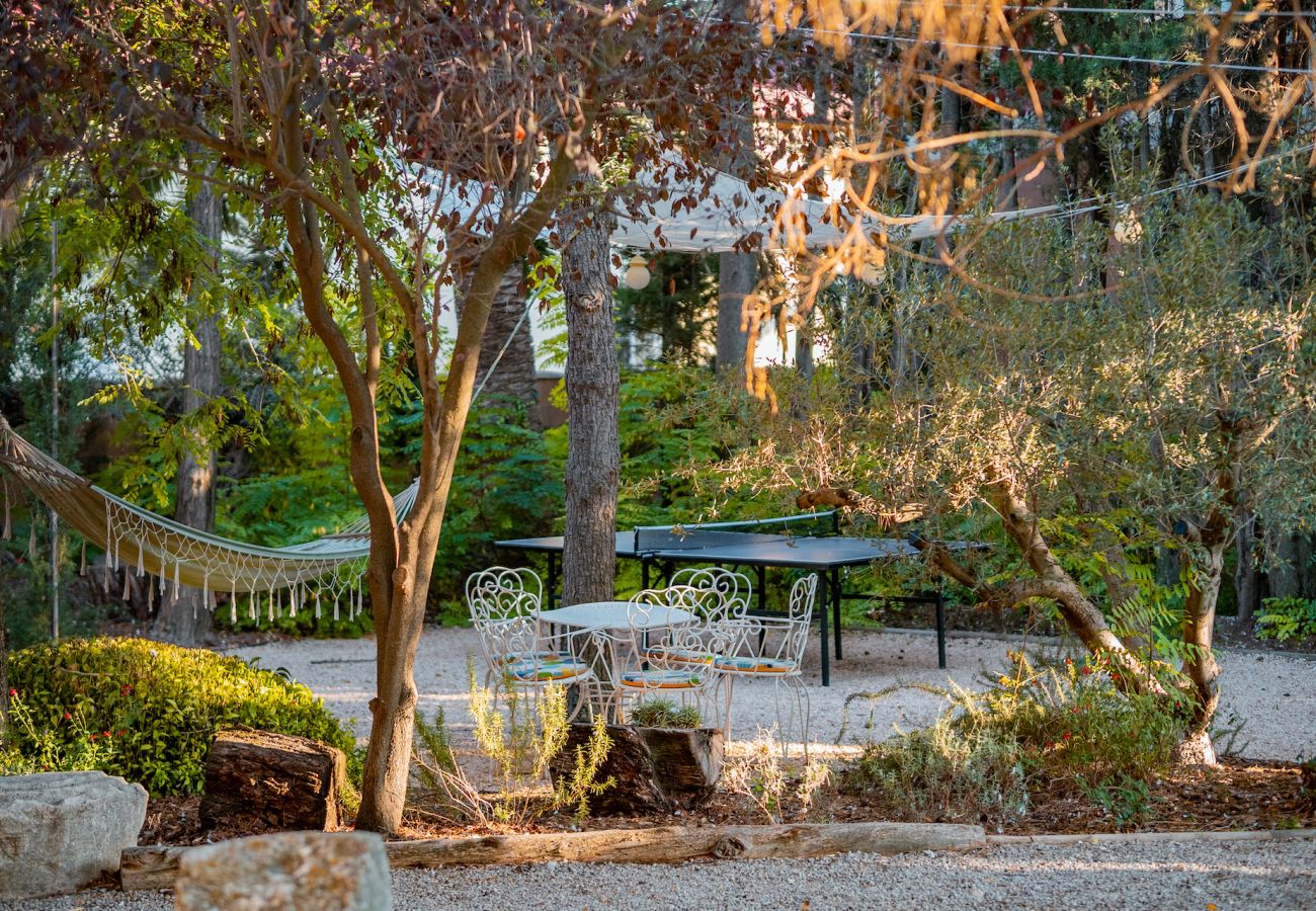 Villa à Vilafranca del Penedes - Villa aux vibrations rustiques avec piscine privée à 12km de la plage!