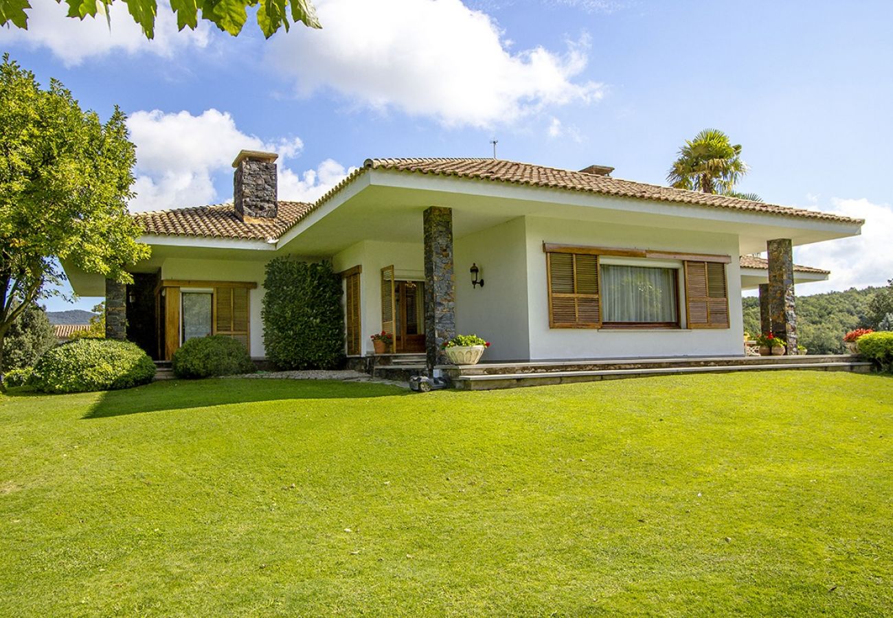 Villa à Gerone/Girona - Villa pittoresque dans la campagne de la Costa Brava.