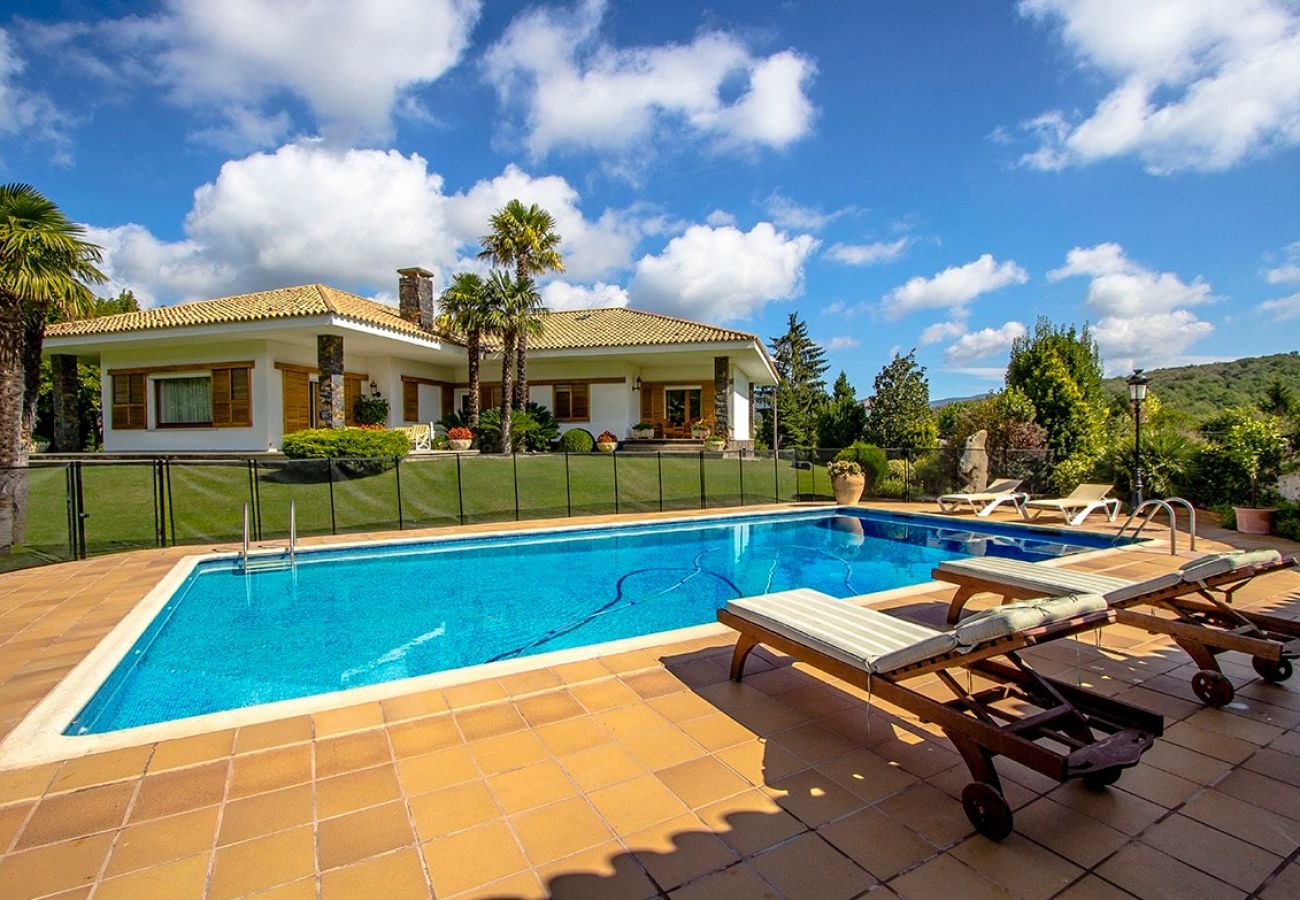 Villa à Gerone/Girona - Villa pittoresque dans la campagne de la Costa Brava.