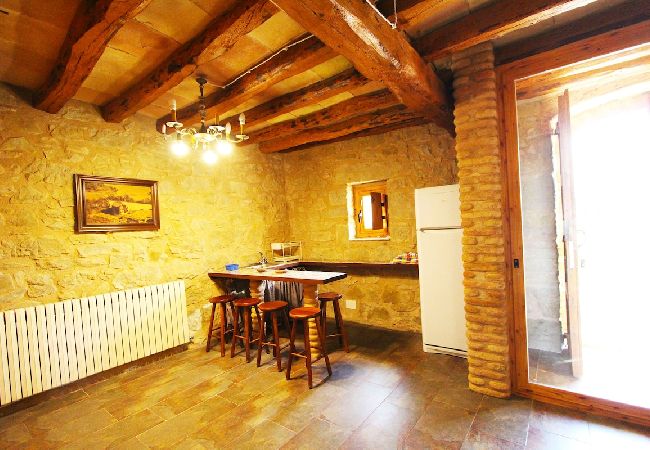 Villa à Llobera -  Villa rustique en campagne catalane avec piscine privée! Villa à Llobera -  Villa rustique en campagne catalane avec piscine privée!