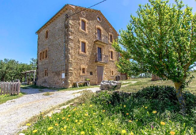 Villa à Llobera -  Villa rustique en campagne catalane avec piscine privée!