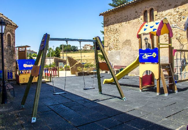 Villa à Llobera -  Villa rustique en campagne catalane avec piscine privée! Villa à Llobera -  Villa rustique en campagne catalane avec piscine privée!