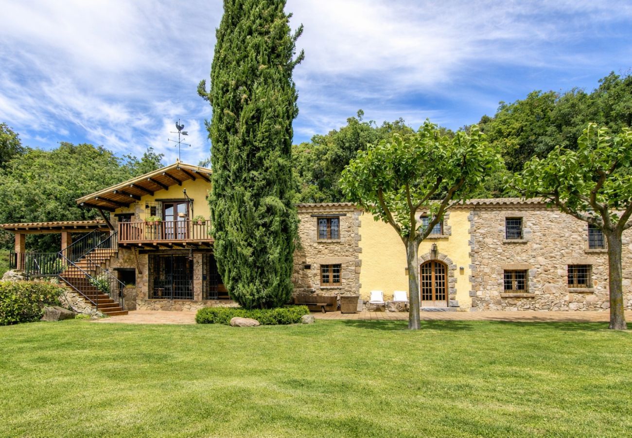 Villa à Sant Feliu de Buixalleu - Magnifique retraite de montagne sur la Costa Brava - à 30 km de la plage !