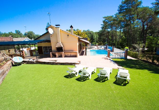 Villa à Santa Coloma de Farners -  Villa Costa Brava avec piscine privée et jardin spacieux