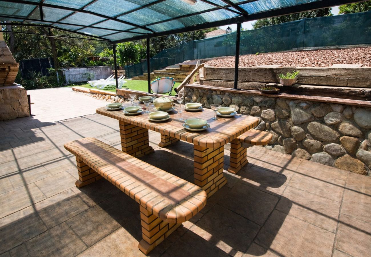 Villa à Santa Coloma de Farners -  Villa Costa Brava avec piscine privée et jardin spacieux