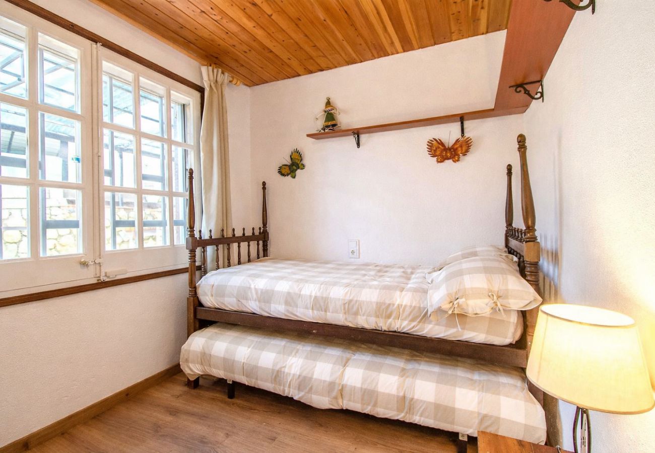 Villa à Santa Coloma de Farners -  Villa Costa Brava avec piscine privée et jardin spacieux