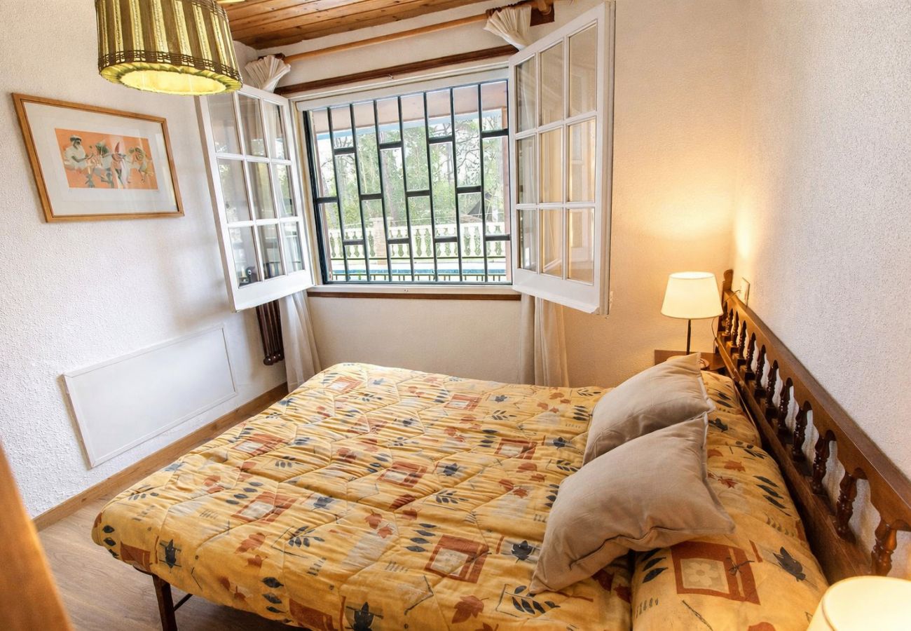 Villa à Santa Coloma de Farners -  Villa Costa Brava avec piscine privée et jardin spacieux