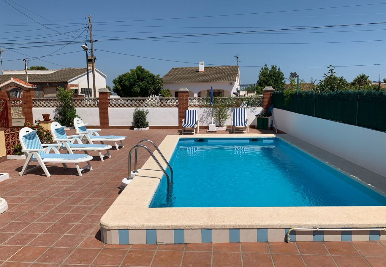 Villa à La Bisbal del Penedés - Évasion paisible Costa Dorada avec piscine privée 