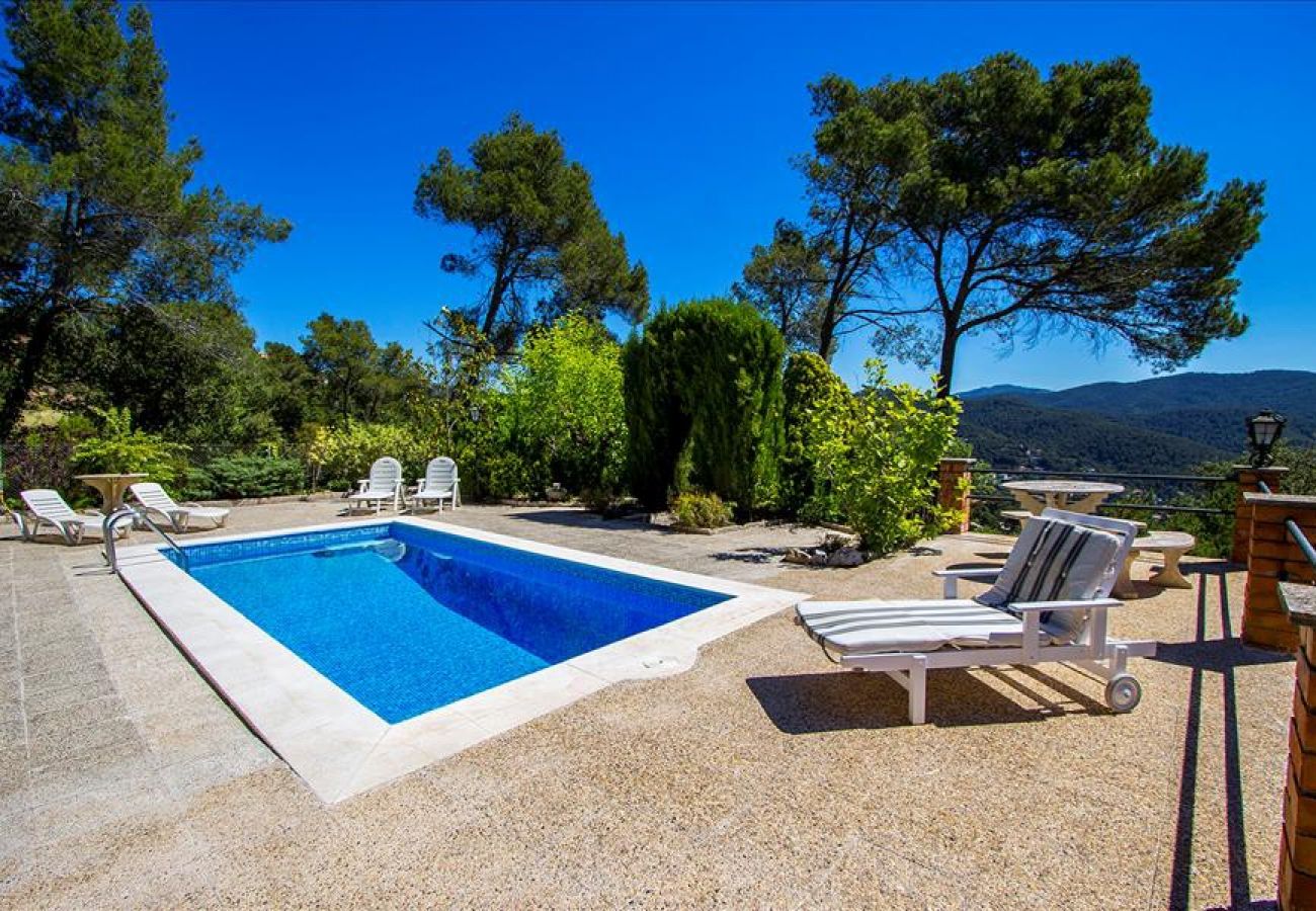 Villa à Castellar del Vallés -  Évasion montagnarde avec vue imprenable à 40 km de Barna !