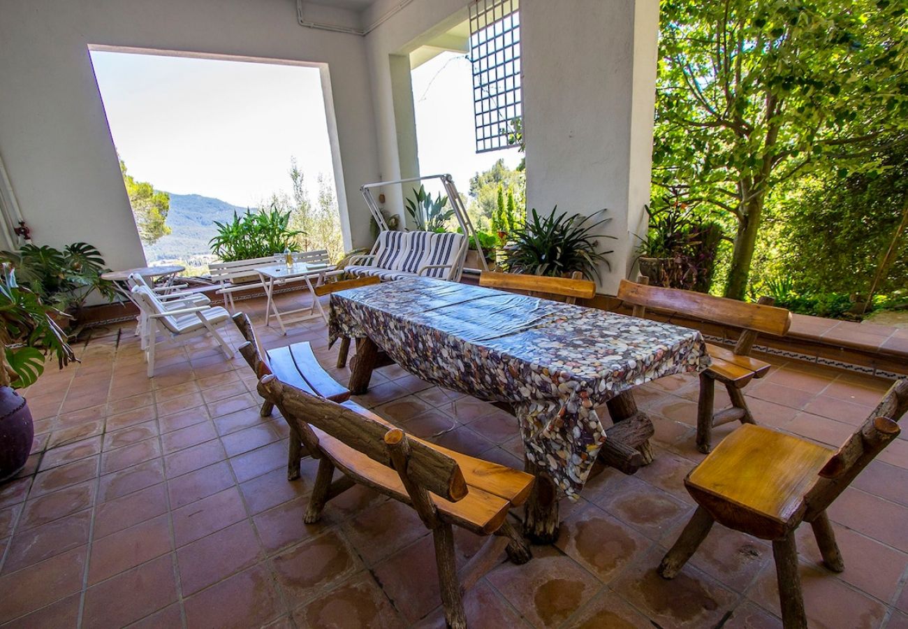 Villa à Castellar del Vallés -  Évasion montagnarde avec vue imprenable à 40 km de Barna !