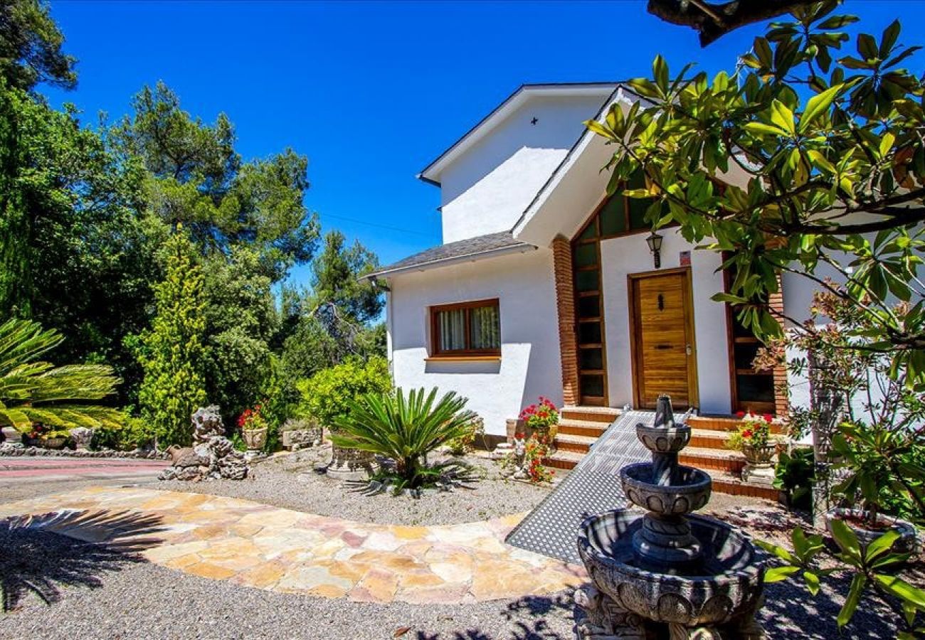 Villa à Castellar del Vallés -  Évasion montagnarde avec vue imprenable à 40 km de Barna !