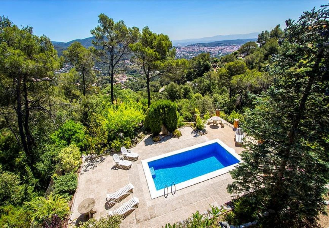 Villa à Castellar del Vallés -  Évasion montagnarde avec vue imprenable à 40 km de Barna !