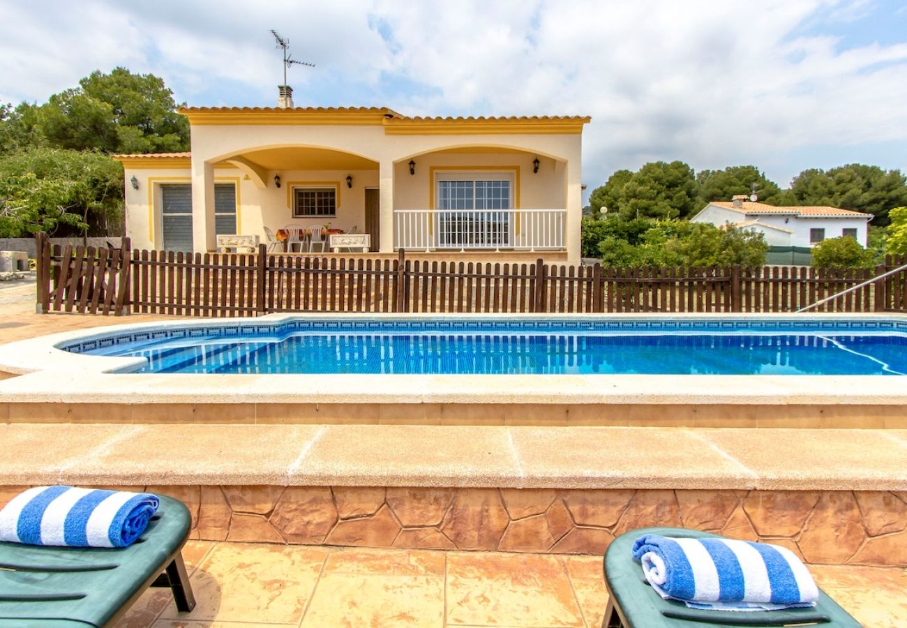 Villa à El Vendrell -  Cozy Costa Dorada, piscine privée, 3km plage !