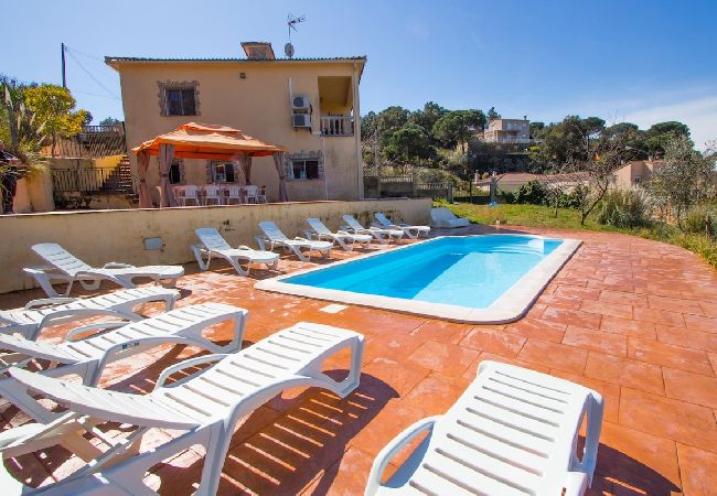 Villa à Lloret de Mar -  Journées paresseuses à Lloret de Mar avec piscine privée !