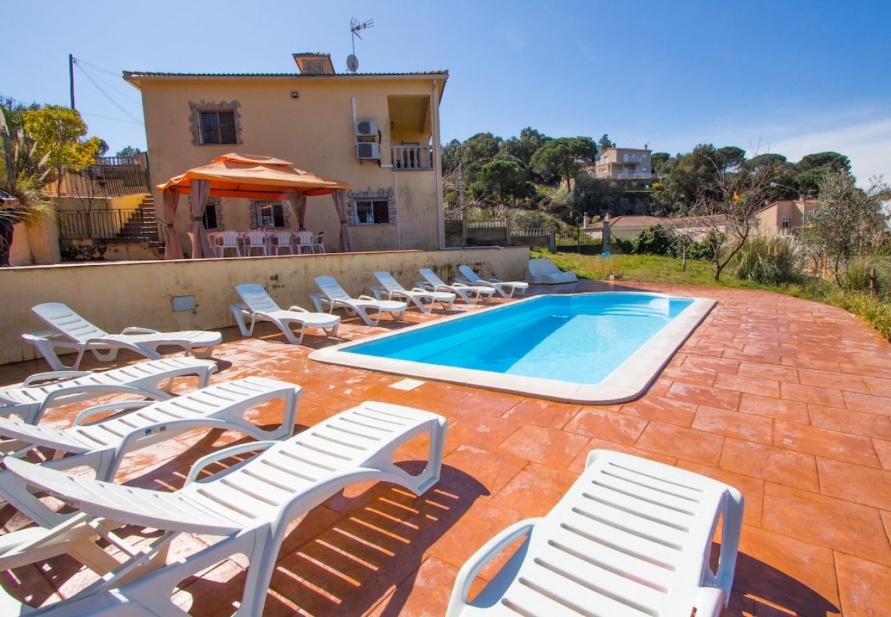 Villa à Lloret de Mar -  Journées paresseuses à Lloret de Mar avec piscine privée !