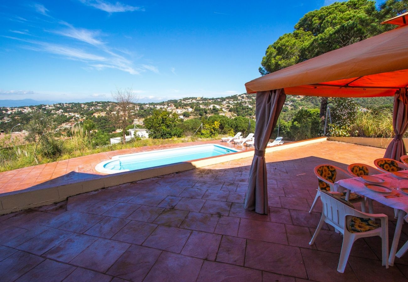 Villa à Lloret de Mar -  Journées paresseuses à Lloret de Mar avec piscine privée !