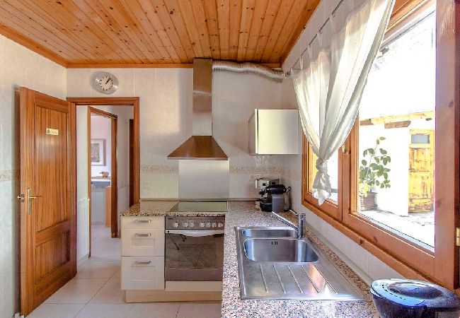 Villa à Sant Cebrià de Vallalta -  Villa de style suisse près de Barcelone et à 10min de la plage! Villa à Sant Cebrià de Vallalta -  Villa de style suisse près de Barcelone et à 10min de la plage!