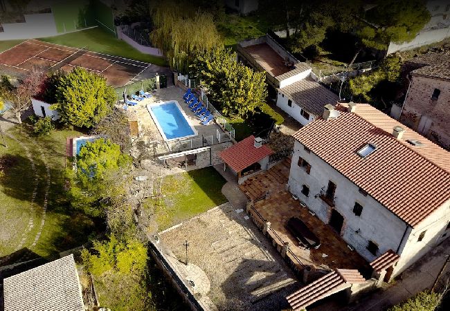 Villa à Rellinars - Piscine, tennis, billard et plus 50km de Barcelone!