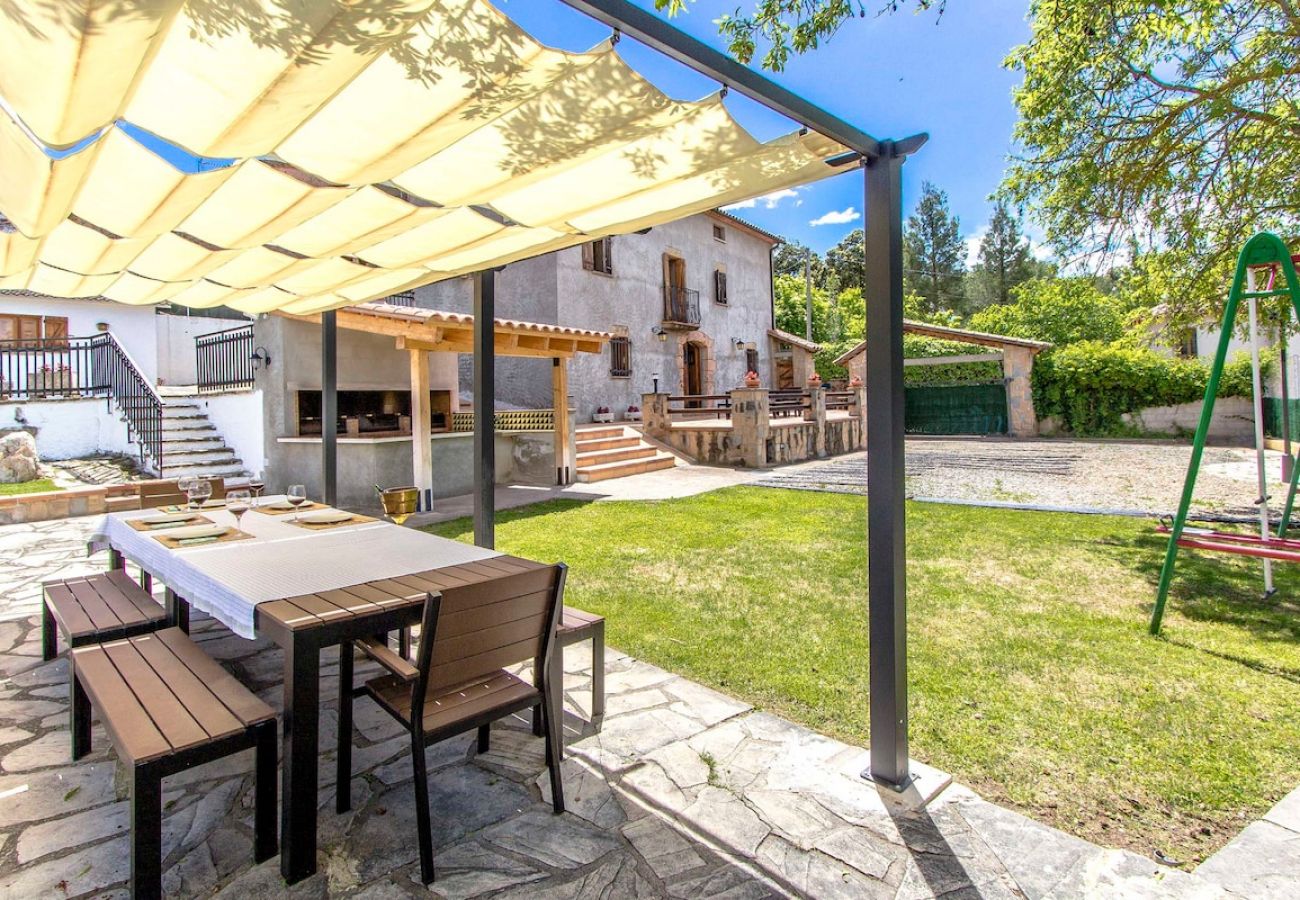 Villa à Rellinars - Piscine, tennis, billard et plus 50km de Barcelone!