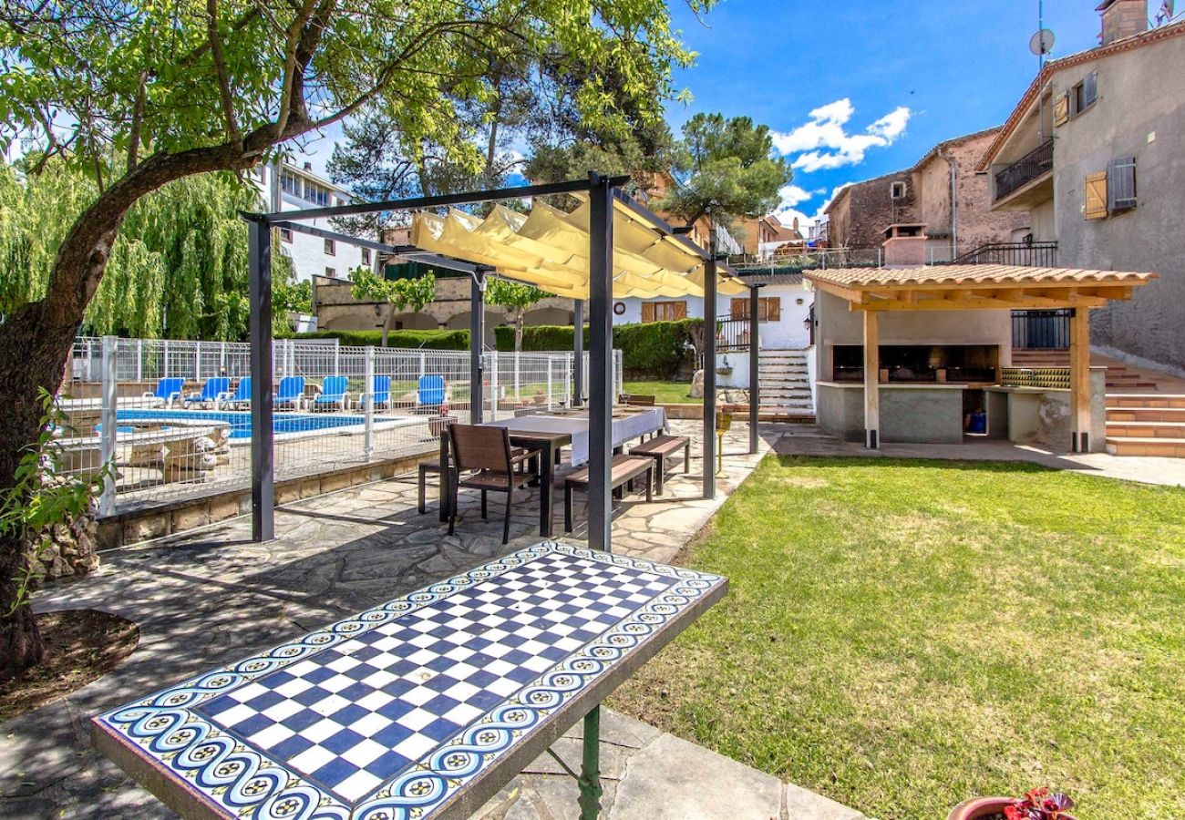 Villa à Rellinars - Piscine, tennis, billard et plus 50km de Barcelone!