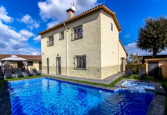 Villa à Santa Coloma de Farners - Abode unique sur la Costa Brava avec accès train à BCN.