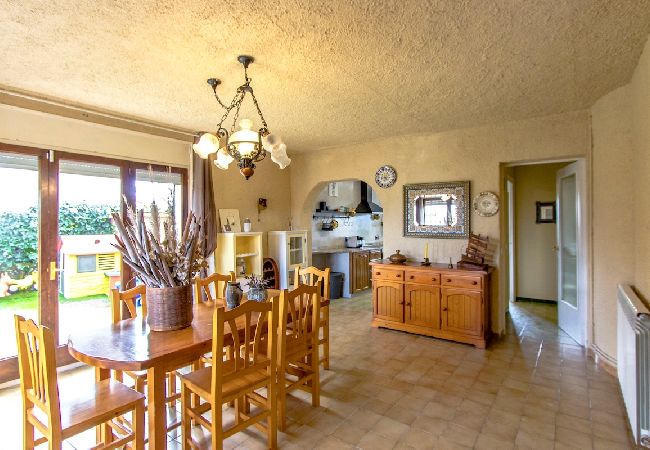 Villa à Santa Coloma de Farners - Abode unique sur la Costa Brava avec accès train à BCN. Villa à Santa Coloma de Farners - Abode unique sur la Costa Brava avec accès train à BCN.