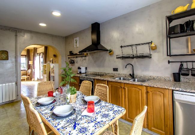 Villa à Santa Coloma de Farners - Abode unique sur la Costa Brava avec accès train à BCN. Villa à Santa Coloma de Farners - Abode unique sur la Costa Brava avec accès train à BCN.