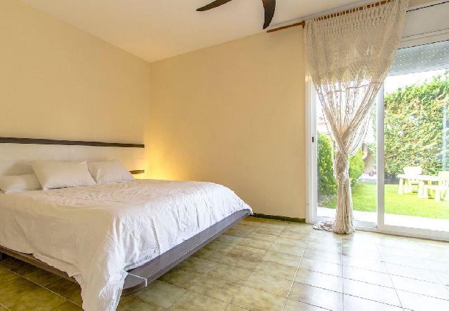 Villa à Santa Coloma de Farners - Abode unique sur la Costa Brava avec accès train à BCN. Villa à Santa Coloma de Farners - Abode unique sur la Costa Brava avec accès train à BCN.