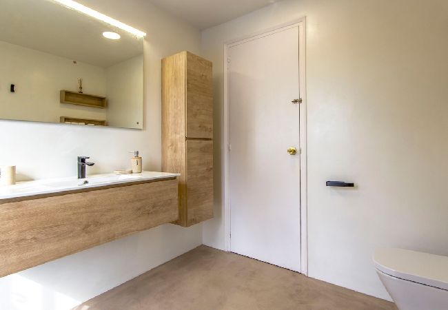 Villa à Santa Coloma de Farners - Abode unique sur la Costa Brava avec accès train à BCN. Villa à Santa Coloma de Farners - Abode unique sur la Costa Brava avec accès train à BCN.