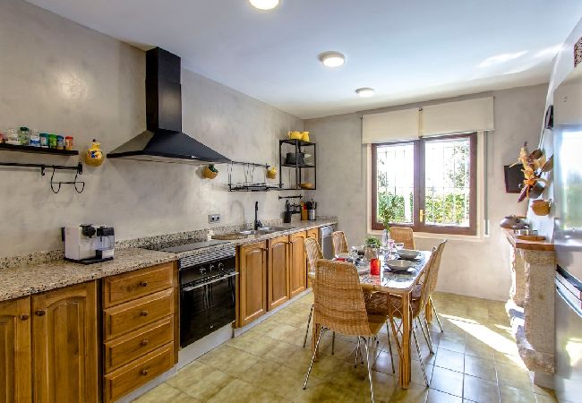 Villa à Santa Coloma de Farners - Abode unique sur la Costa Brava avec accès train à BCN. Villa à Santa Coloma de Farners - Abode unique sur la Costa Brava avec accès train à BCN.