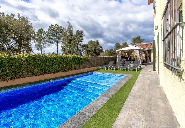 Villa à Santa Coloma de Farners - Abode unique sur la Costa Brava avec accès train à BCN. Villa à Santa Coloma de Farners - Abode unique sur la Costa Brava avec accès train à BCN.