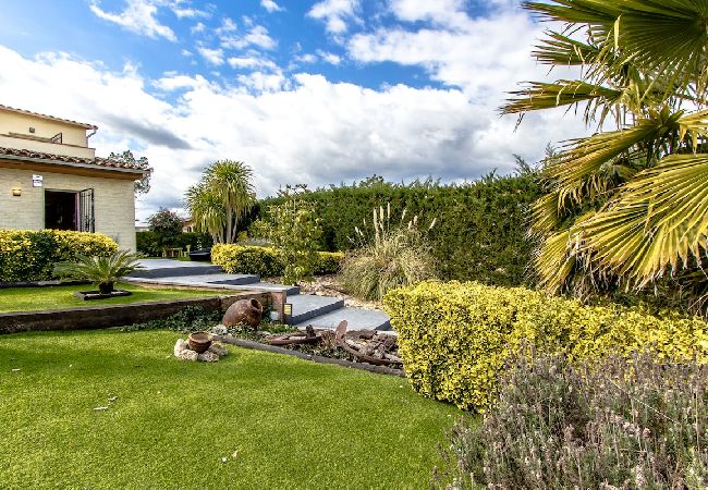 Villa à Santa Coloma de Farners - Abode unique sur la Costa Brava avec accès train à BCN. Villa à Santa Coloma de Farners - Abode unique sur la Costa Brava avec accès train à BCN.